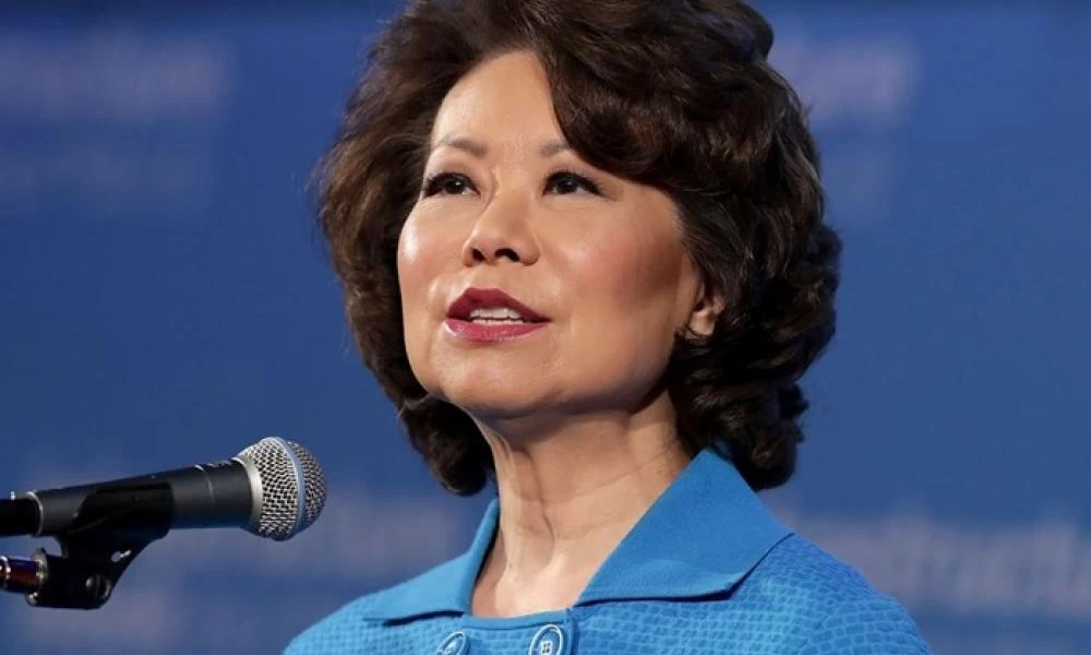 ΗΠΑ: "Αδειάζει" τον Τραμπ με παραίτηση και η υπουργός Μεταφορών Ελέιν Τσάο